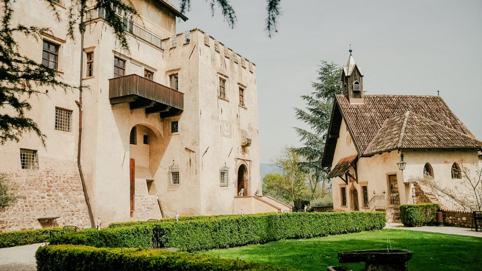 TheTailors ApricotWhispers SchlossFreudenstein 58